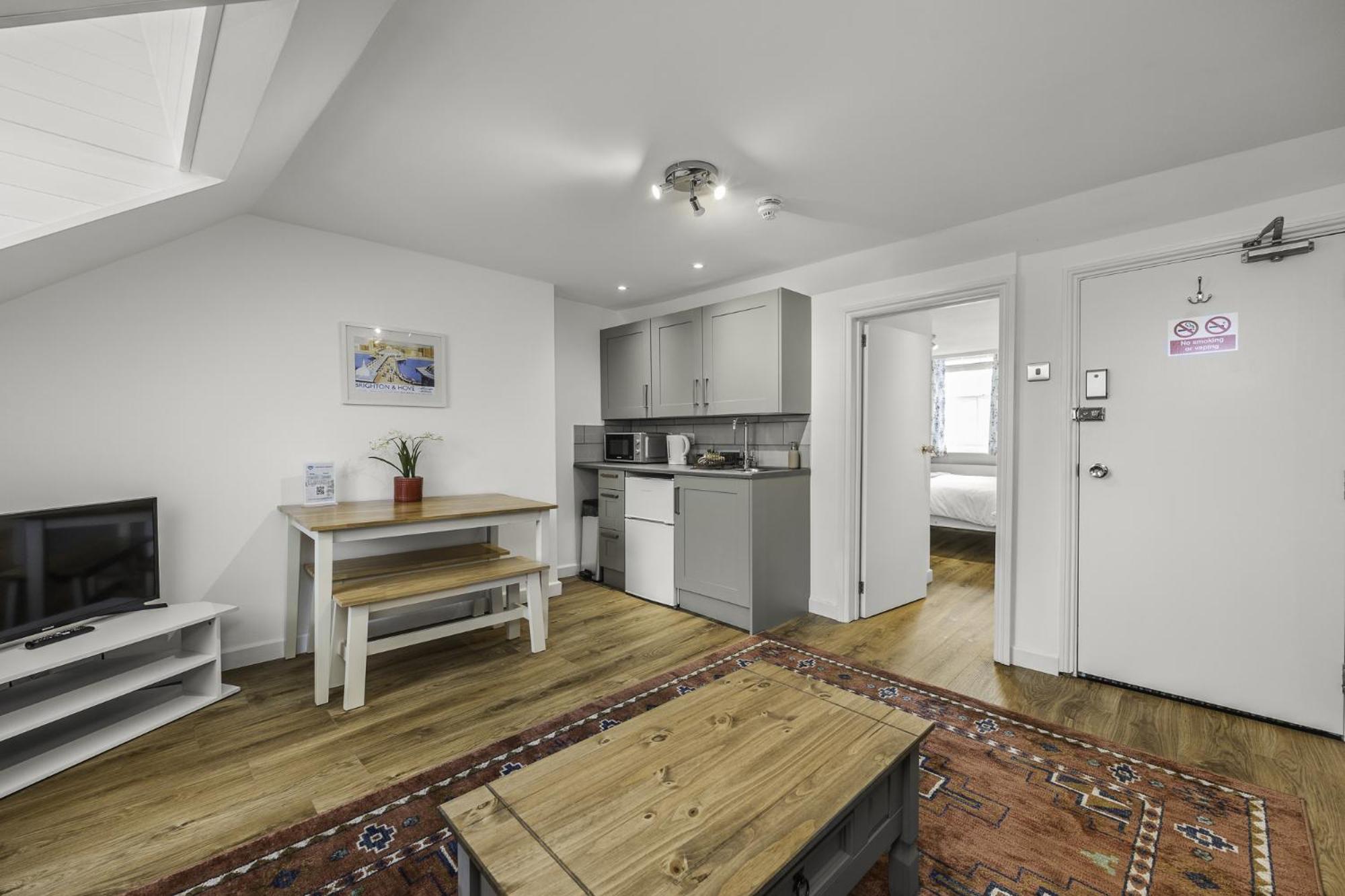 Upper Rock Apartment *